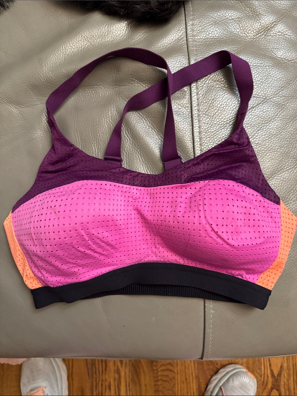 Victoria's Secret Colorblock “Lightweight” Sports Bra size 32D